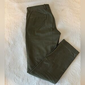 31x32 J Crew Men’s 770 Dark Green Chinos